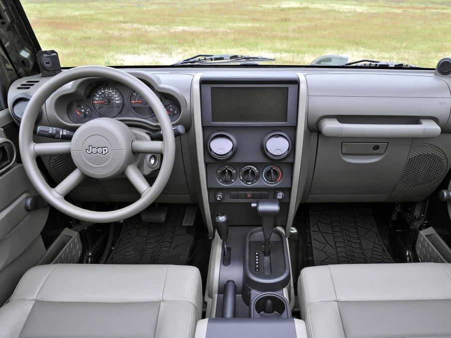 Jeep J8 5-Door 2008 года  (фото 11 из 14)